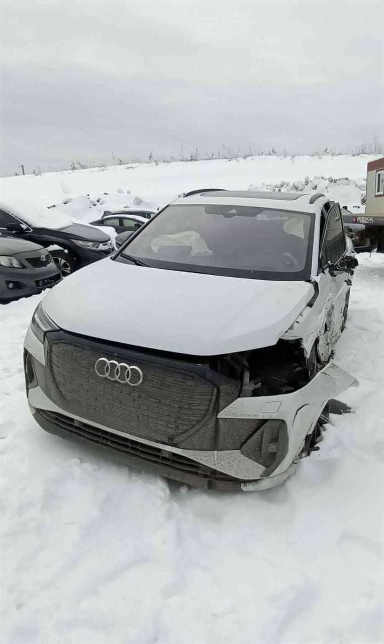 2022 AUDI Q4 Etron Белый - Электрический Внедорожник - изображение 1