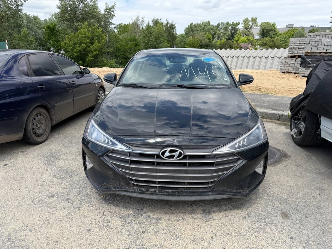 2019 HYUNDAI ELANTRA Черный - Бензин Седан - изображение 1