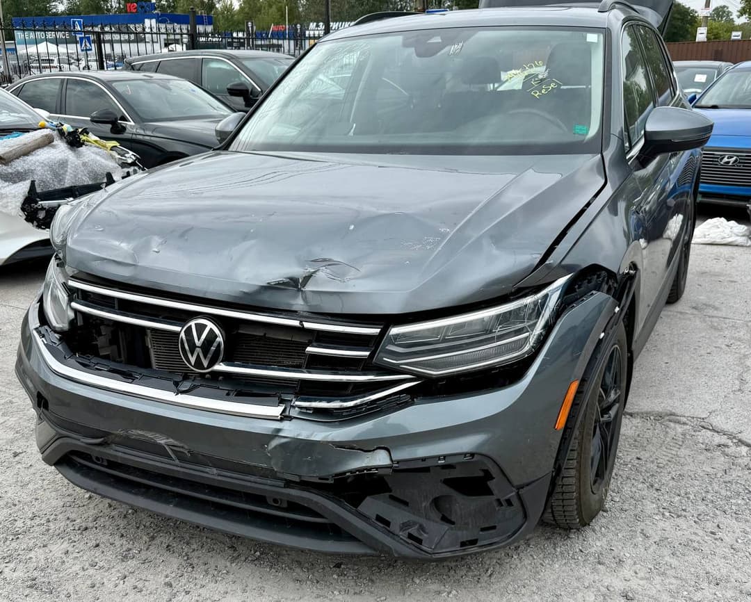 2022 VOLKSWAGEN TIGUAN SE Серый - Бензин Внедорожник - изображение 1
