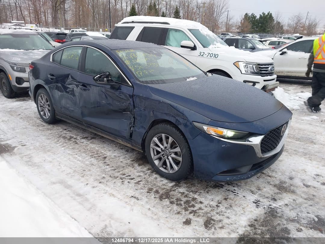 2021 MAZDA 3 Preferred Синий - Бензин Седан - изображение 1