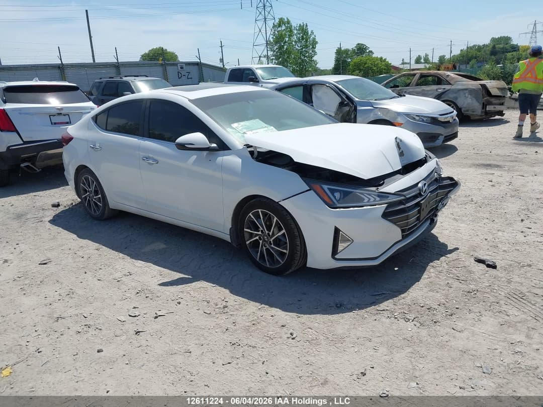 2019 HYUNDAI ELANTRA Белый - Бензин Седан - изображение 1