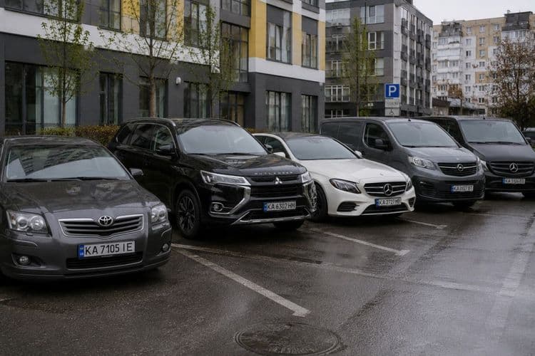 Як знайти живе авто без скрученого пробігу на OLX/RST